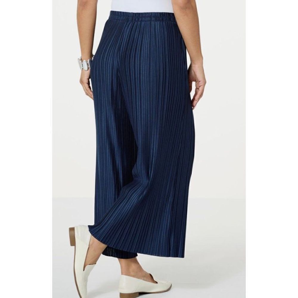 Scoop Women’s Navy Blue Wide Leg Stretchy Pants Size M (8-10) NWT